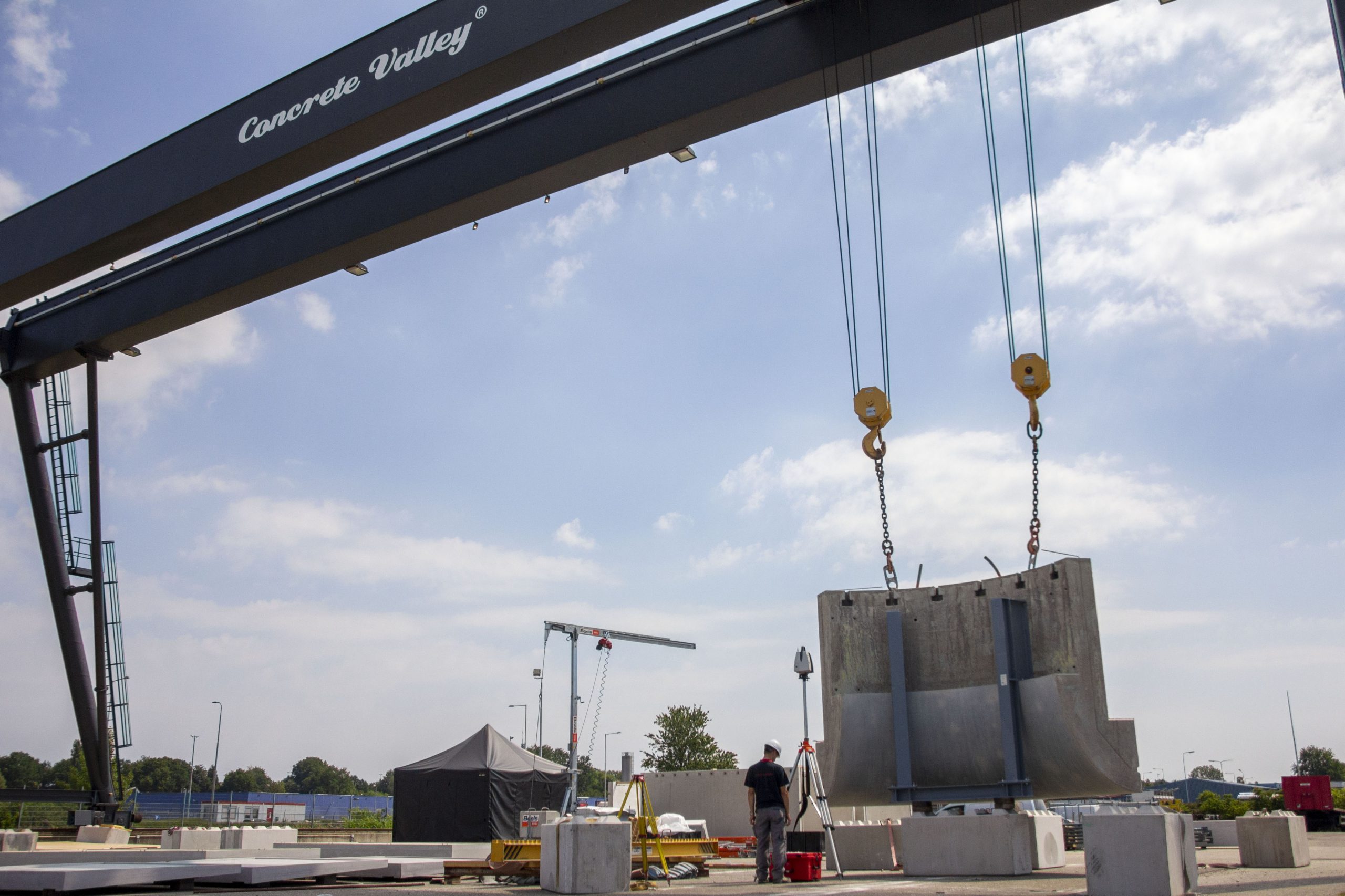 Coenradie controleer met 3D scanning of mallen en betonelementen voor pompdelen Afsluitdijk voldoen aan het ontwerp